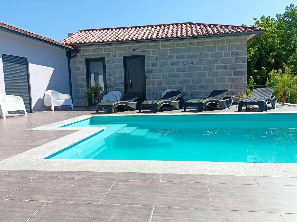 Andreihouse Villa Amares Luaran gambar